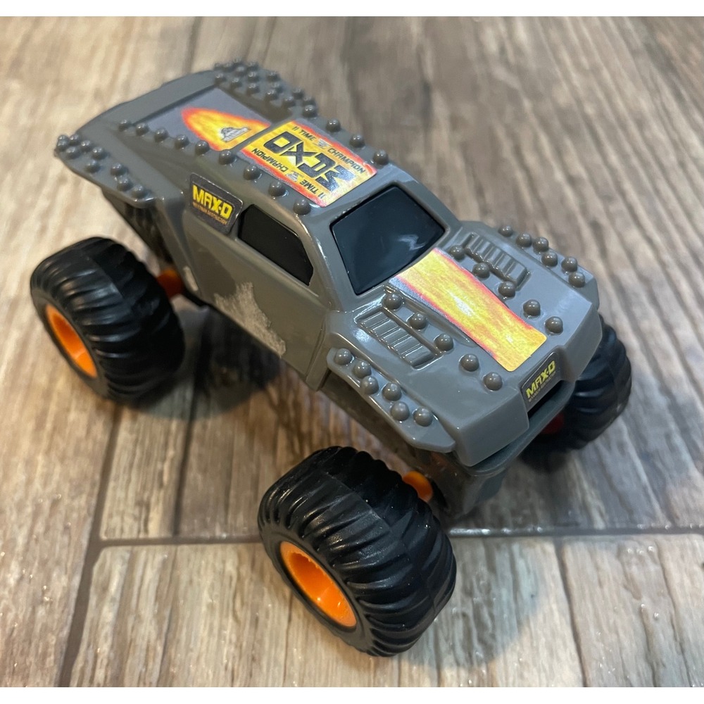 Monster Jam Max-D‎ Maximum Destruction Grey Monster Truck 2015 McDonalds Toy